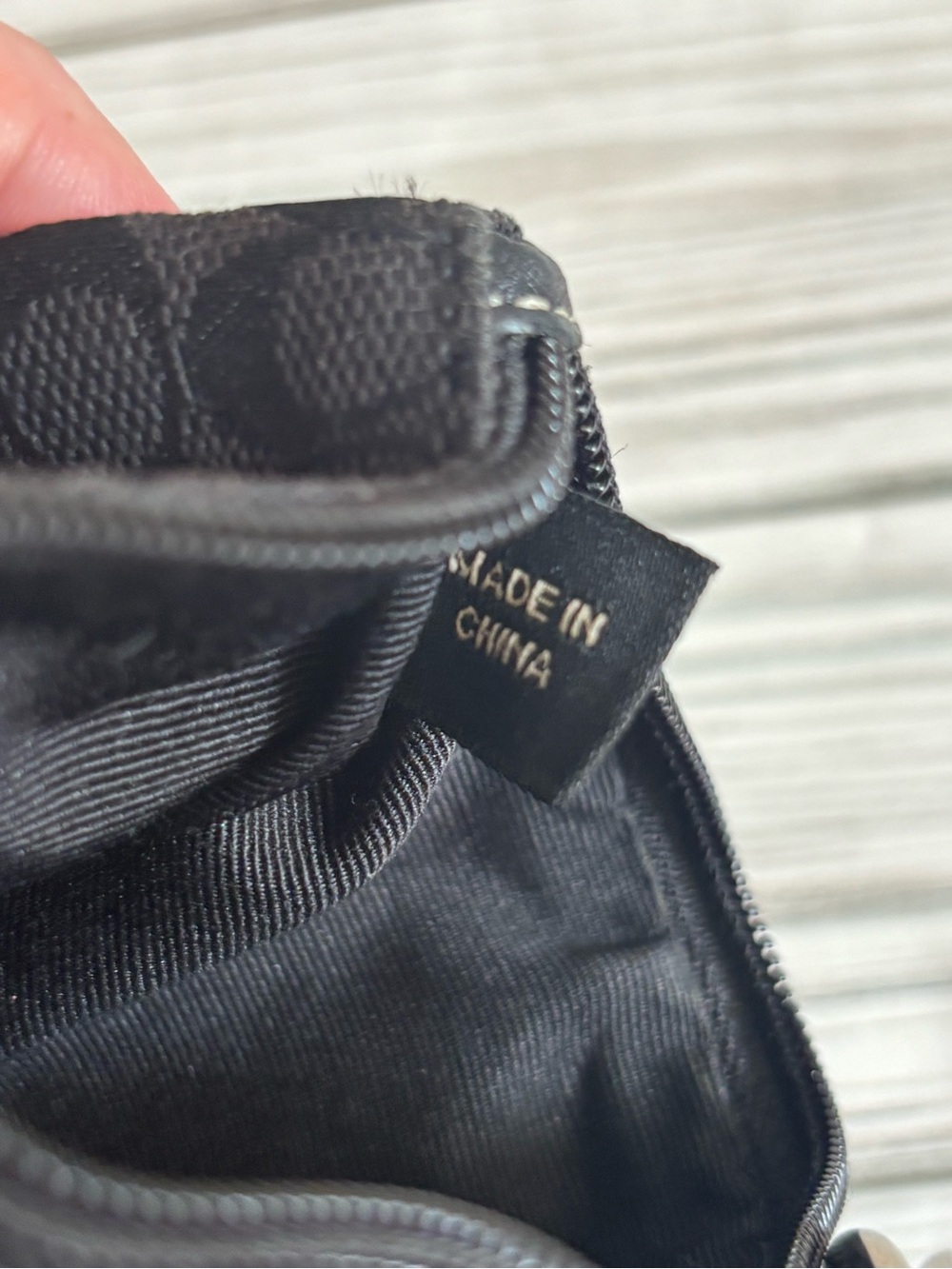 Coach signature canvas wristlet with white contrast stitching - Picture 6 of 8